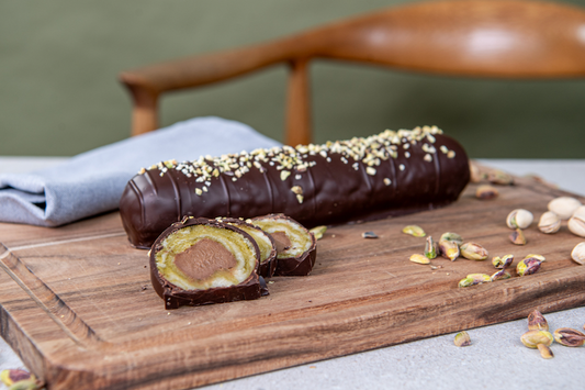 500g "Dubai" marcipanbrød m. pistacie & nougatkerne i sort Cocoture æske